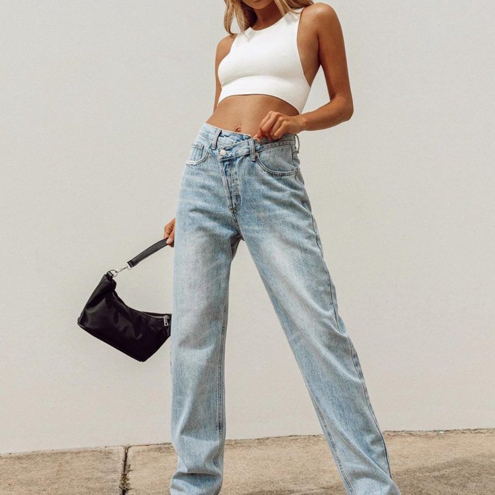 Princess Polly Holly Asymmetric Crossover Waist Straight Leg Jean Light Wash 4